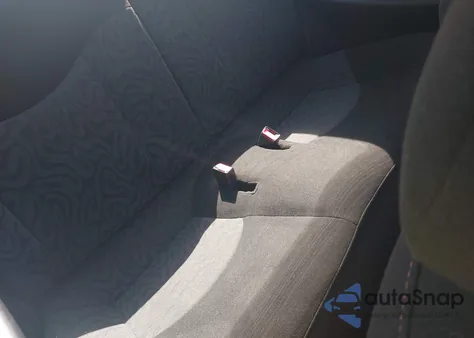 2001 Hyundai Tiburon Base Pkg 1 2 z USA, uszkodzony, nr VIN KMHJG25F71U226180